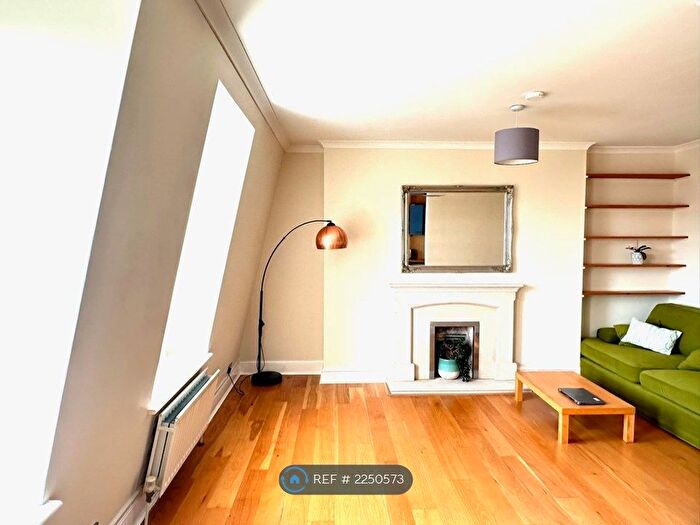 1 Bedroom Flat To Rent In First Avenue, Hove, BN3