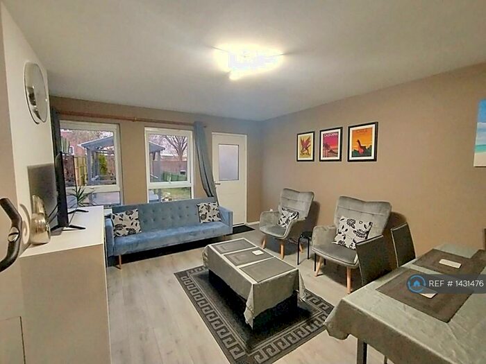 2 Bedroom End Of Terrace House To Rent In Days Close, Coventry, CV1