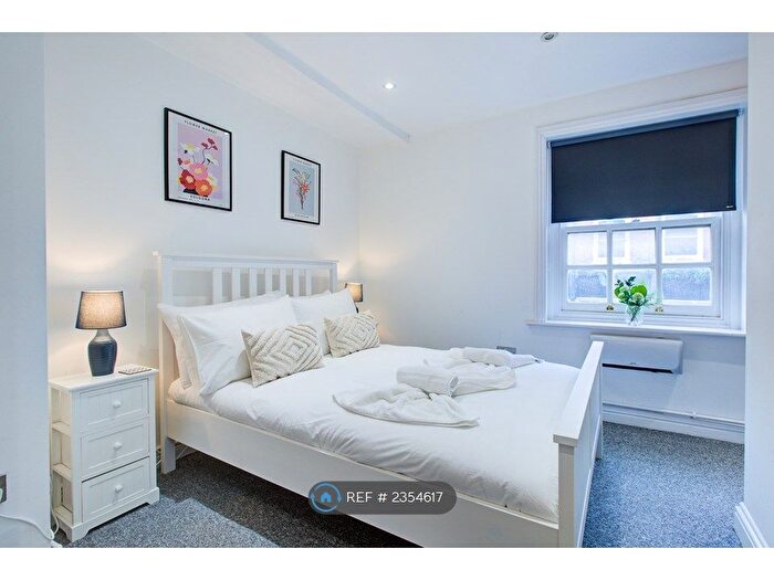 1 Bedroom Flat To Rent In High Street, Brentwood, CM14