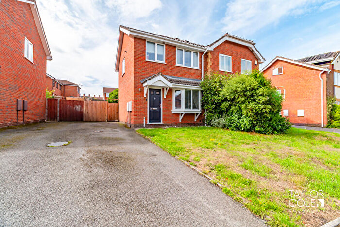 3 Bedroom Semi-Detached House For Sale In Suffolk Way, Tamworth, B78