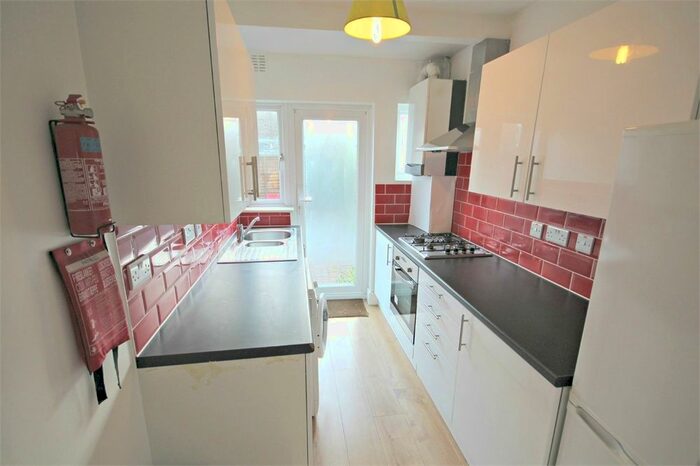 4 Bedroom Detached House To Rent In Rucklidge Avenue, Willesden, London NW10