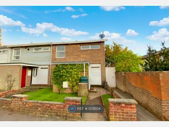 3 Bedroom Semi-Detached House To Rent In Ormond Close, Sheffield, S8