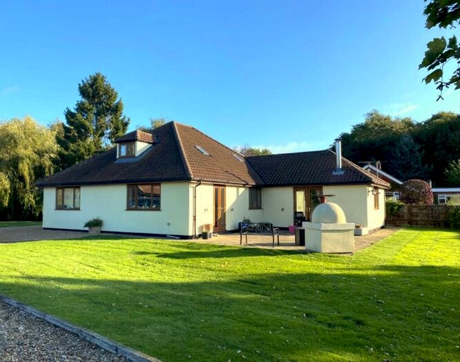 4 Bedroom Chalet For Sale In Alburgh, Harleston, IP20
