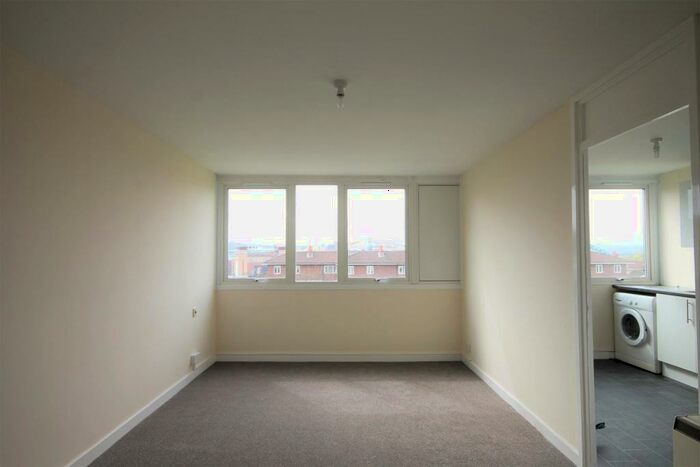 2 Bedroom Apartment To Rent In Melbourne Court, City Centre, NE1