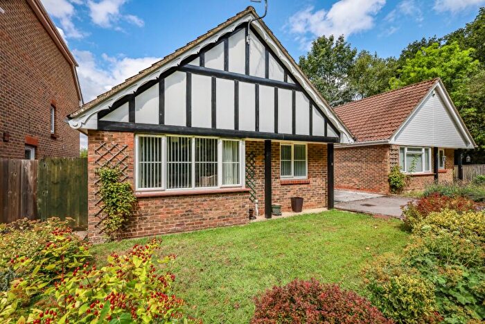3 Bedroom Detached Bungalow For Sale In Old School Road, Liss, Hampshire, GU33