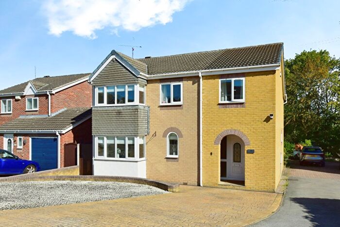 5 Bedroom Detached House For Sale In Farmoor Gardens, Sothall, Sheffield, S20