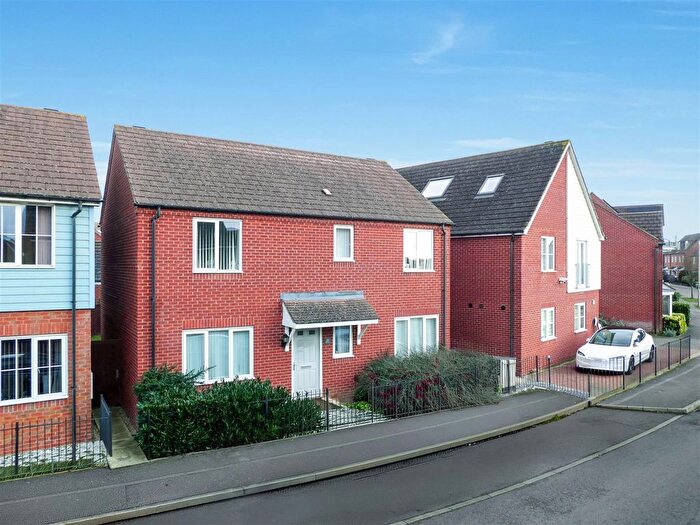 4 Bedroom Detached House For Sale In Harmans Cross, Broughton, Milton Keynes, MK10