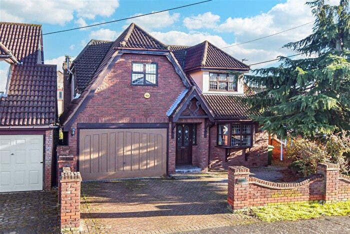 4 Bedroom Detached House For Sale In Westlake Avenue, Bowers Gifford, Basildon, Essex, SS13