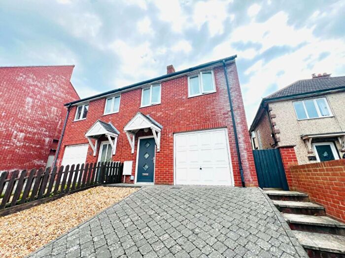 4 Bedroom Semi-Detached House To Rent In Clearmount Road, Weymouth, DT4