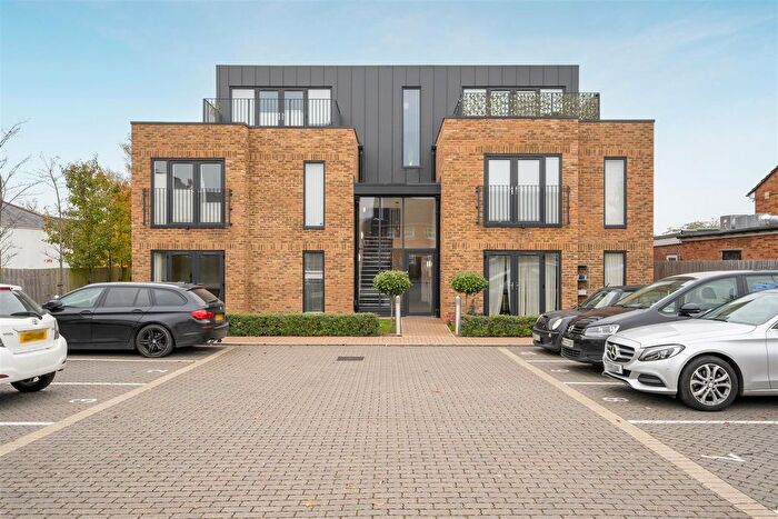 1 Bedroom Flat To Rent In Queens Gate, Windsor, SL4