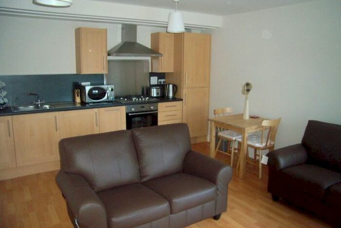 1 Bedroom Flat To Rent In Clockmill Lane, Edinburgh, EH8