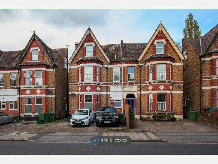 1 Bedroom Flat To Rent In Manor Road, Beckenham, BR3
