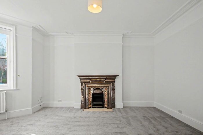 2 Bedroom Flat To Rent In Harvard Court, West Hampstead, (), NW6