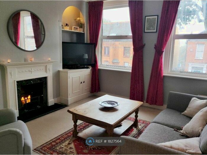 2 Bedroom Flat To Rent In Fulham Palace Road, London, SW6