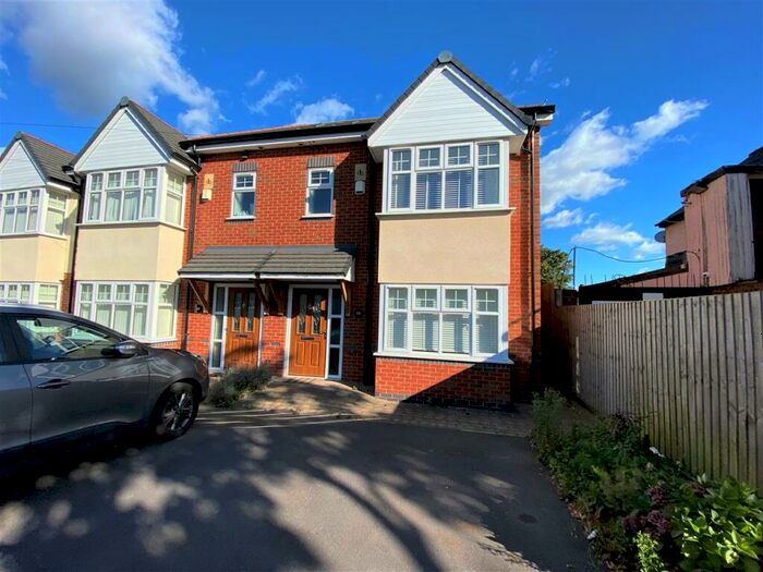 4 Bedroom Semi-Detached House To Rent In Clements Road, Yardley, Birmingham, B25