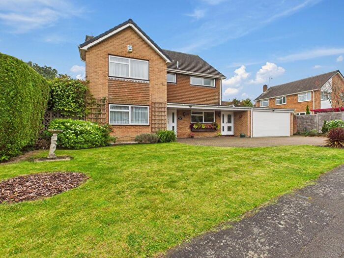 4 Bedroom Detached House For Sale In Seeleys Road, Beaconsfield, Buckinghamshire, HP9