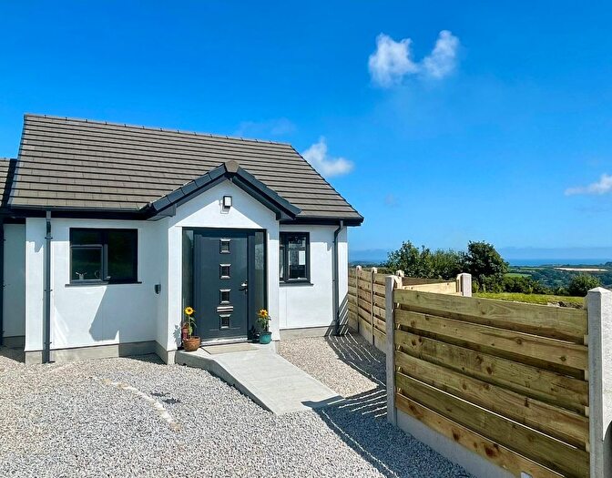 2 Bedroom Bungalow To Rent In Western Approaches, Mabe Burnthouse, TR10