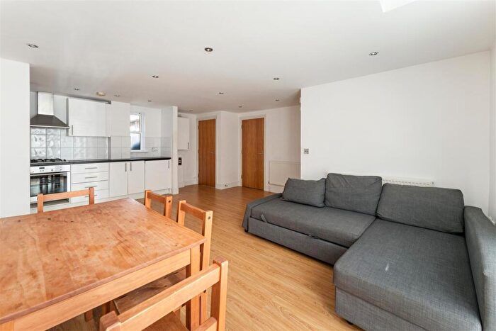 1 Bedroom Flat For Sale In Sandringham Road, Hackney, E8