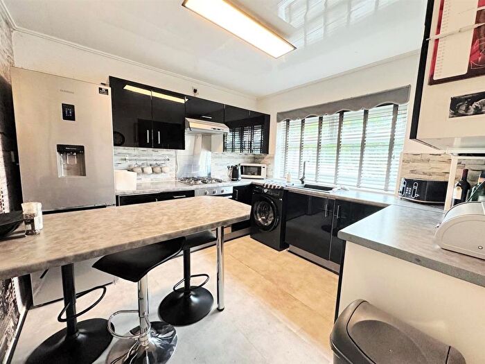 3 Bedroom Town House For Sale In Honeys Green Lane, Liverpool, L12