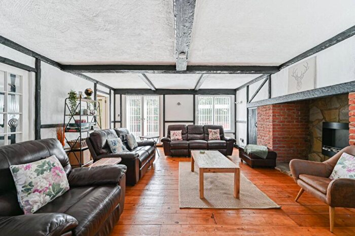 5 Bedroom House To Rent In Bleak Hill Lane, Plumstead, London, SE18