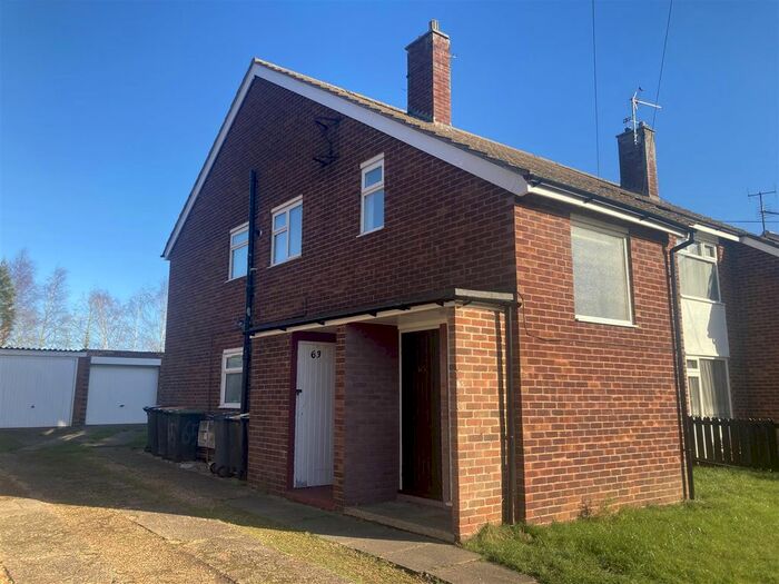 2 Bedroom Maisonette To Rent In Knights Avenue, Clapham, Bedford, MK41