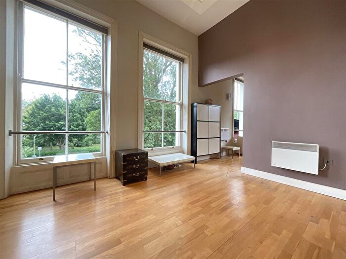 1 Bedroom Flat For Sale In Montpellier Terrace, Scarborough, YO11