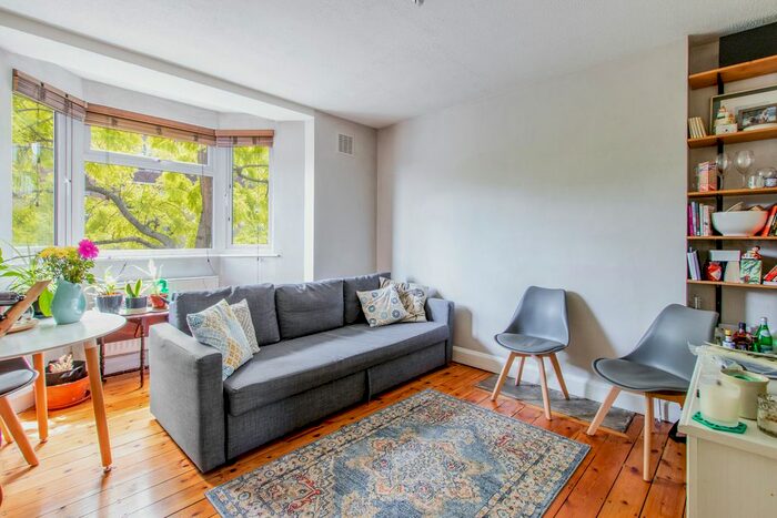 2 Bedroom Flat To Rent In Armoury Way, Wandsworth, SW18