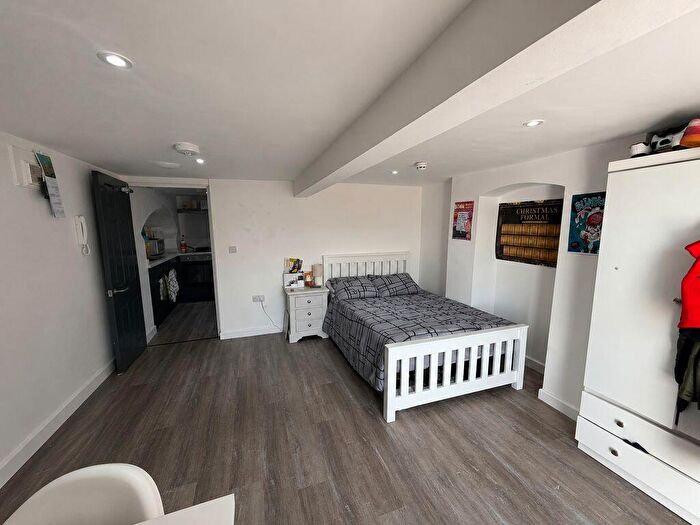 1 Bedroom Flat To Rent In Park Road, Nottingham, NG7