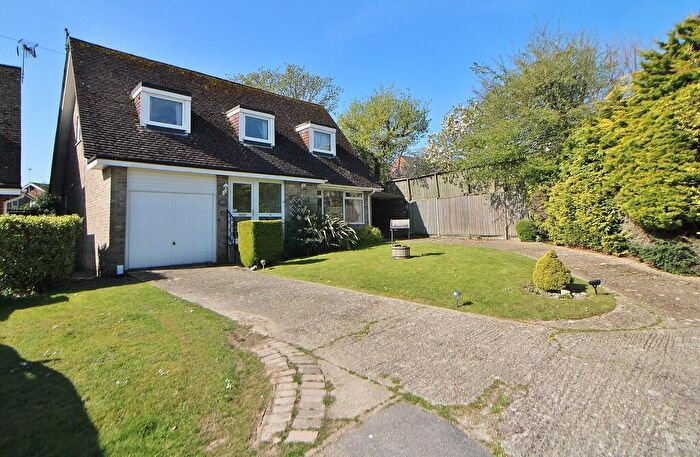 4 Bedroom Detached House For Sale In Brookdale Close, Waterlooville, PO7