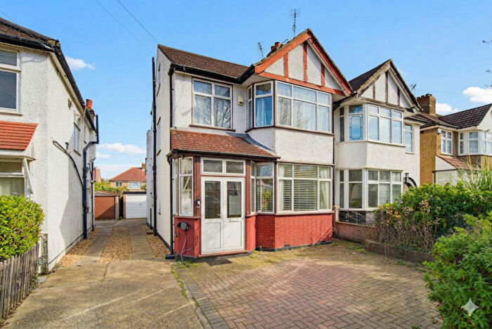 4 Bedroom Semi Detached House For Sale In Clovelly Avenue, Colindale, London, NW9
