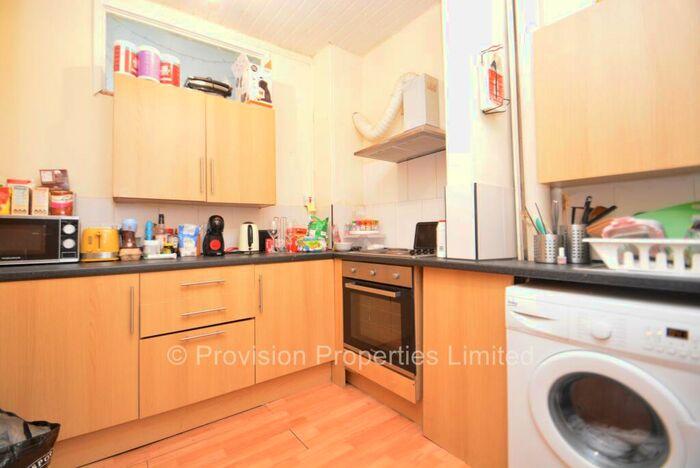 6 Bedroom Terraced House To Rent In Regent Park Avenue, Hyde Leeds, LS6