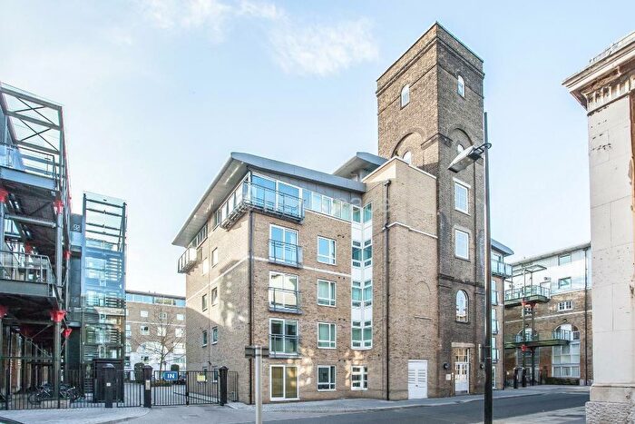 2 Bedroom Flat To Rent In Hopton Road, Woolwich Arsenal, Royal Arsenal, Woolwich, Greenwich, London, SE18