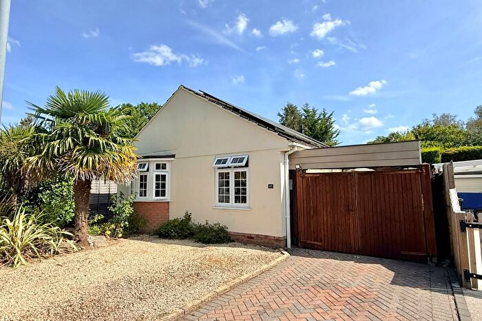 2 Bedroom Detached Bungalow For Sale In Aspen Drive, Verwood, BH31