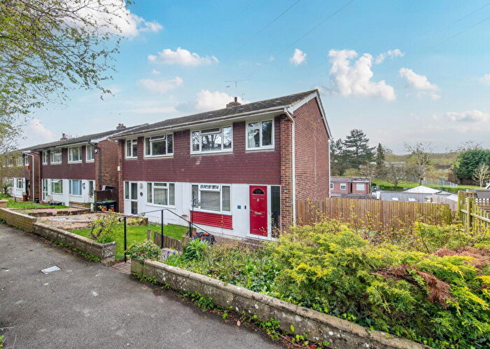 3 Bedroom Semi Detached House For Sale In Lyndhurst Way, Istead Rise, Gravesend, DA13