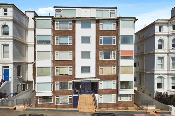 2 Bedroom Flat For Sale In South Cliff, Eastbourne, BN20