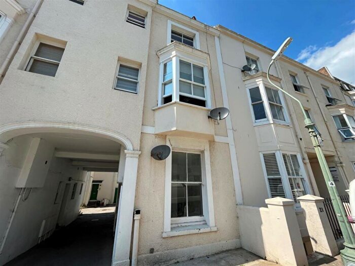 1 Bedroom Apartment For Sale In Farm Road, Hove, BN3
