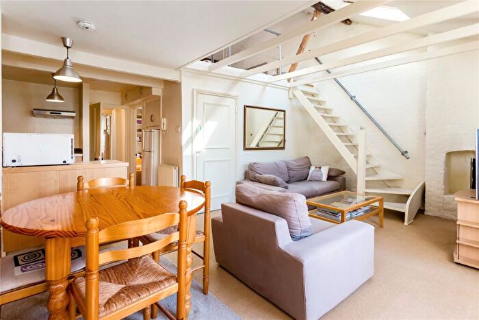 2 Bedroom Flat To Rent In St. Georges Terrace, Primrose Hill, London, NW1