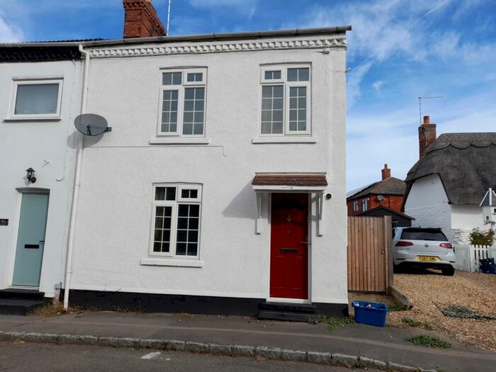 2 Bedroom Cottage To Rent In Vicarage Road, Bradwell Village, MK13