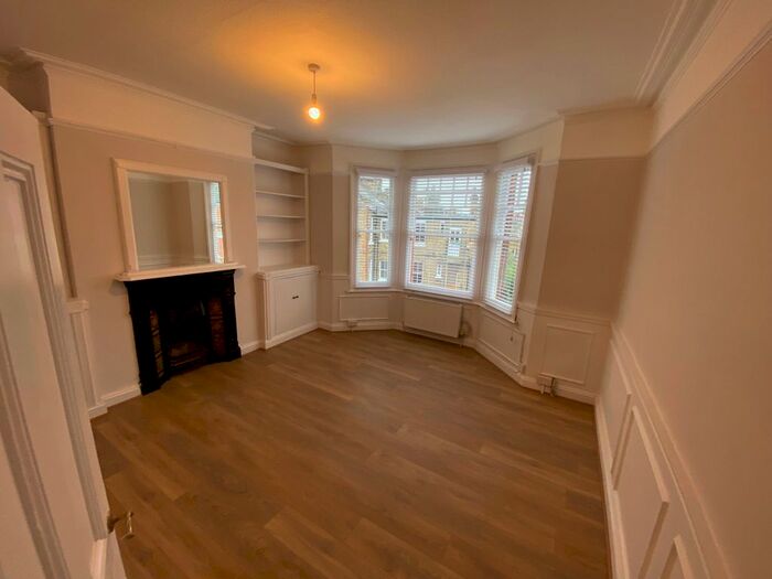2 Bedroom Flat To Rent In Elmhurst Street, Clapham, SW4