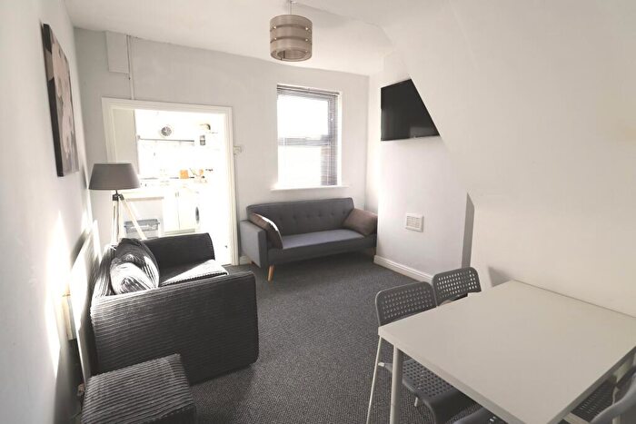 3 Bedroom Terraced House To Rent In Duke Street, Newcastle-under-Lyme, ST5