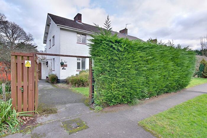 3 Bedroom Semi-Detached House For Sale In Chilworth Close, Chilworth, Southampton, SO16