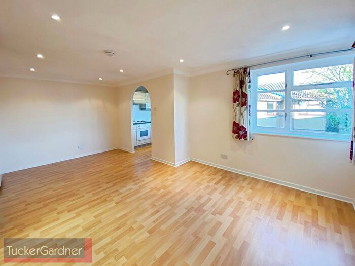 1 Bedroom Flat To Rent In Wedgewood Drive, Cambridge, CB1