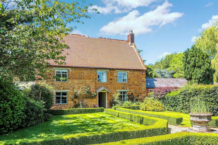 4 Bedroom House For Sale In High Street, Everdon, NN11