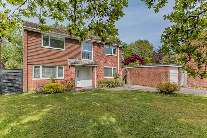 4 Bedroom Detached House For Sale In Penwood, Hampshire, RG20