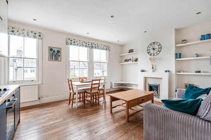 2 Bedroom Flat For Sale In Siddons Road, London, SE23