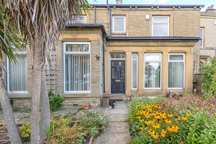 3 Bedroom Terraced House For Sale In Savile Park, Halifax, HX1