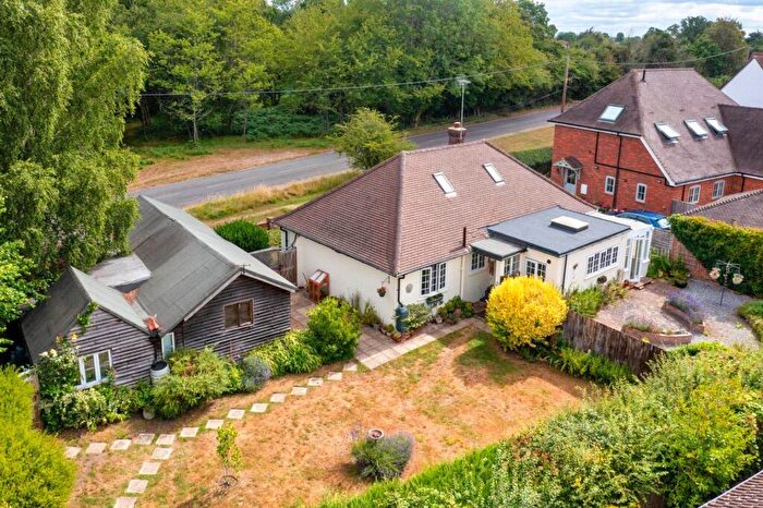 3 Bedroom Detached House For Sale In Stoke Row Road, Kingwood, Henley-on-Thames, South Oxfordshire, RG9