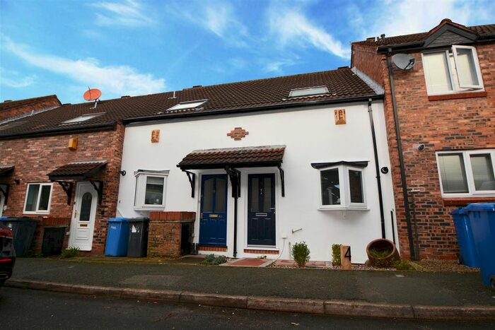 2 Bedroom Mews To Rent In Birchdale Road, Appleton, Warrington, WA4
