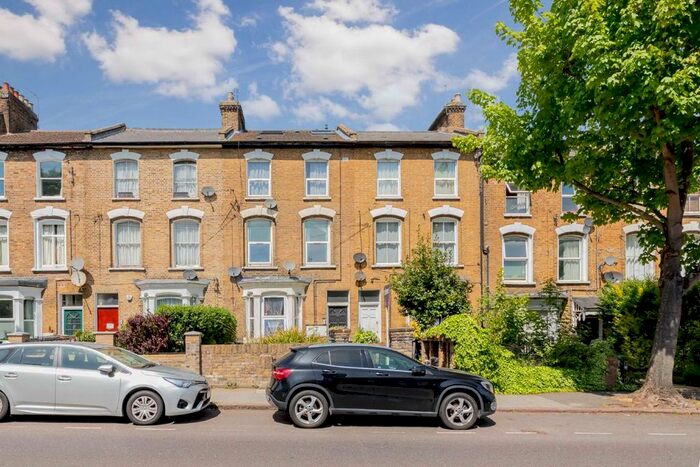 2 Bedroom Flat To Rent In White Hart Lane, London, N22