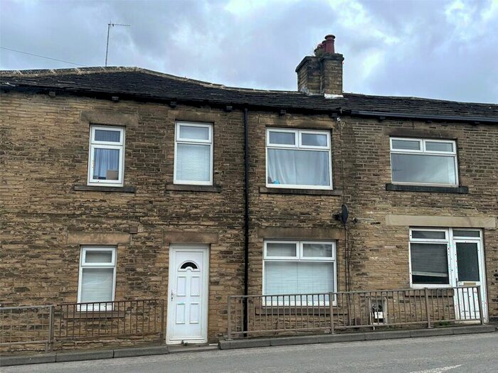 3 Bedroom Terraced House To Rent In Halifax Road, Brighouse, Calderdale, HD6